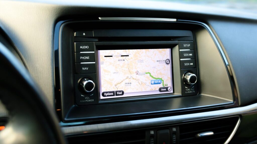 Automobilio GPS navigacija su žemėlapiu, atnešta atnaujinti į elMeistrai servisą Šiauliuose