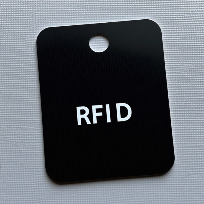 RFID žymų bekontaktis nuskaitymas